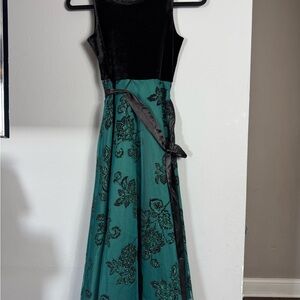 Rare Editions Black and Green Floral Maxi Dress